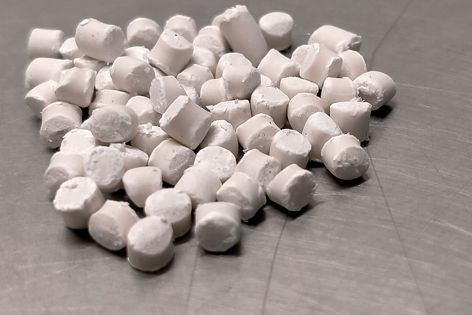 Linear Low Density Polyethylene resin pellets